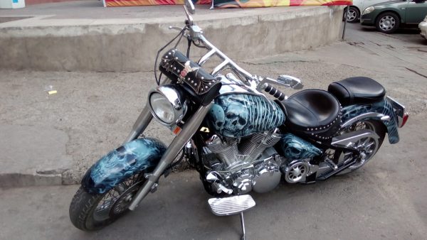 Вот такой красавец парковался у моего дома